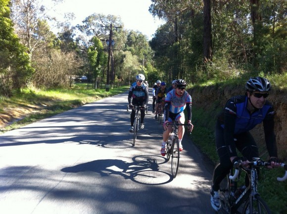 The bunch heading into the final climb of the day: Inverness Road.