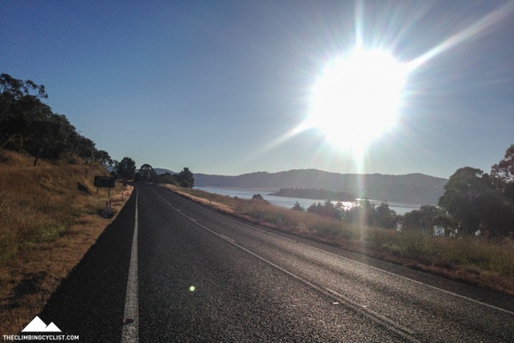 Starting the ride to Charlotte Pass with Lake Jindabyne on my right.